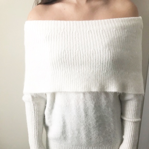 Olivaceous Sweaters - Olivaceous white sweater